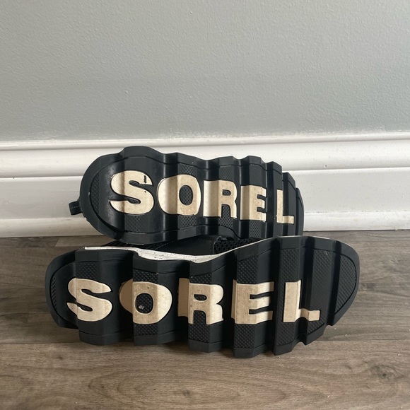 SOREL Women's Kinetic Sneak Casual Shoes - Picture 9 of 10